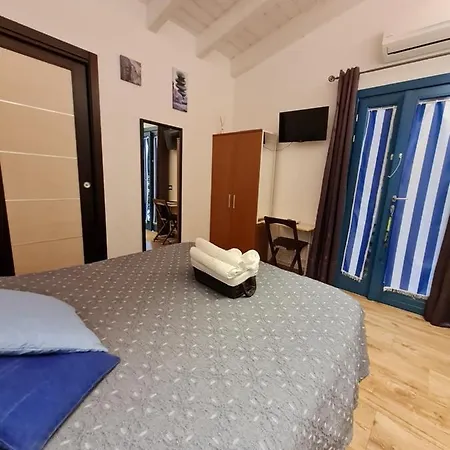 Bed & Breakfast Portopollo Surfhouse