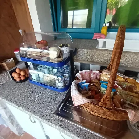 Portopollo Surfhouse Bed and breakfast