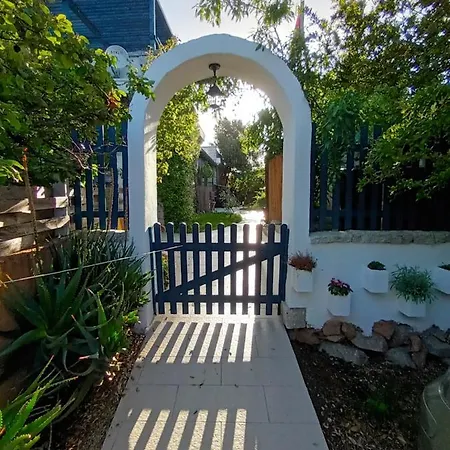 Bed & Breakfast Portopollo Surfhouse *