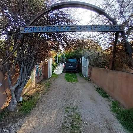 Bed & Breakfast Portopollo Surfhouse Barrabisa