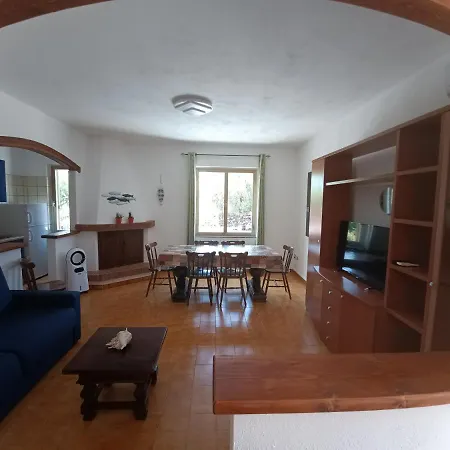 Portopollo Surfhouse Bed and breakfast 3*