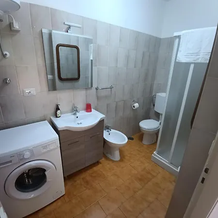 Portopollo Surfhouse Bed & Breakfast