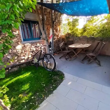 Portopollo Surfhouse Bed and breakfast 3*