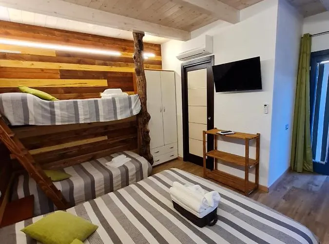 Bed & Breakfast Portopollo Surfhouse Barrabisa