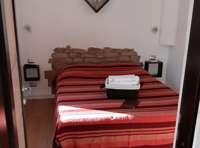 Portopollo Surfhouse Bed & Breakfast Barrabisa