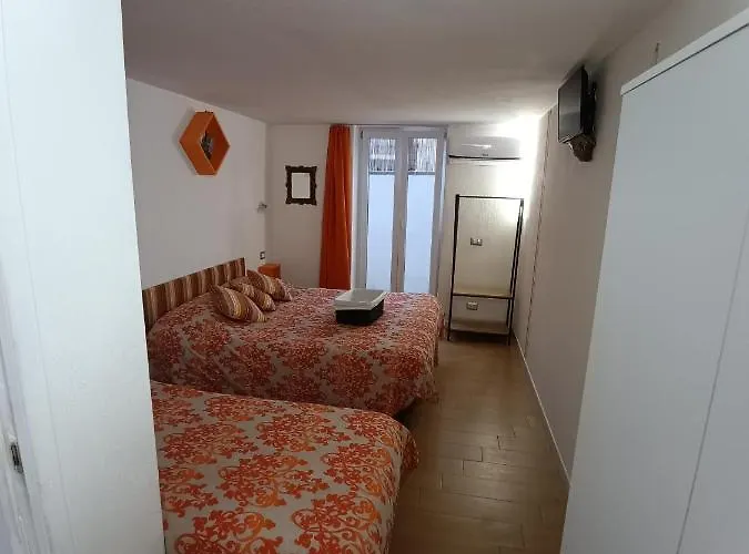 Portopollo Surfhouse Bed & Breakfast Barrabisa